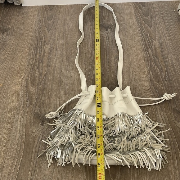 Shaggy White Purse - Picture 10 of 10